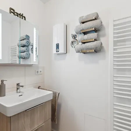 Amazing Apartment In Naumburg With Wi-Fi Buitenkant foto